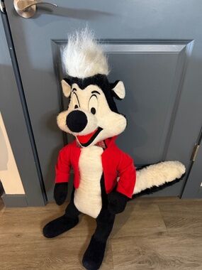 [RARE] Vintage 1970s Warner Bros Pepé Le Pew 33" Giant Plush Mighty Star Canada